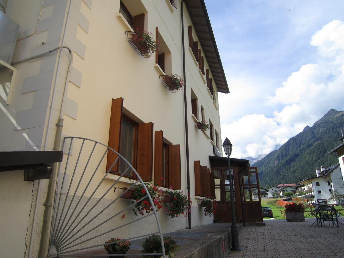 Casa Alpina Sacro Cuore Canale dʼAgordo Exteriör bild