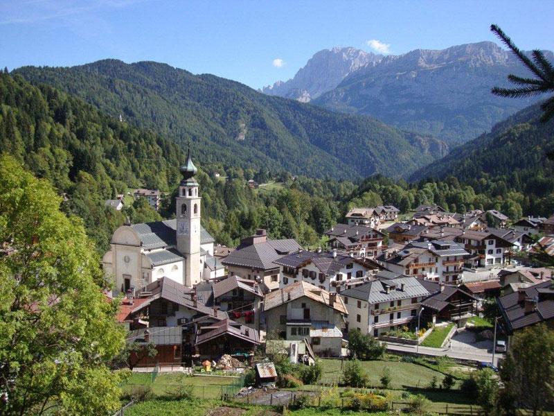 Casa Alpina Sacro Cuore Canale dʼAgordo Exteriör bild
