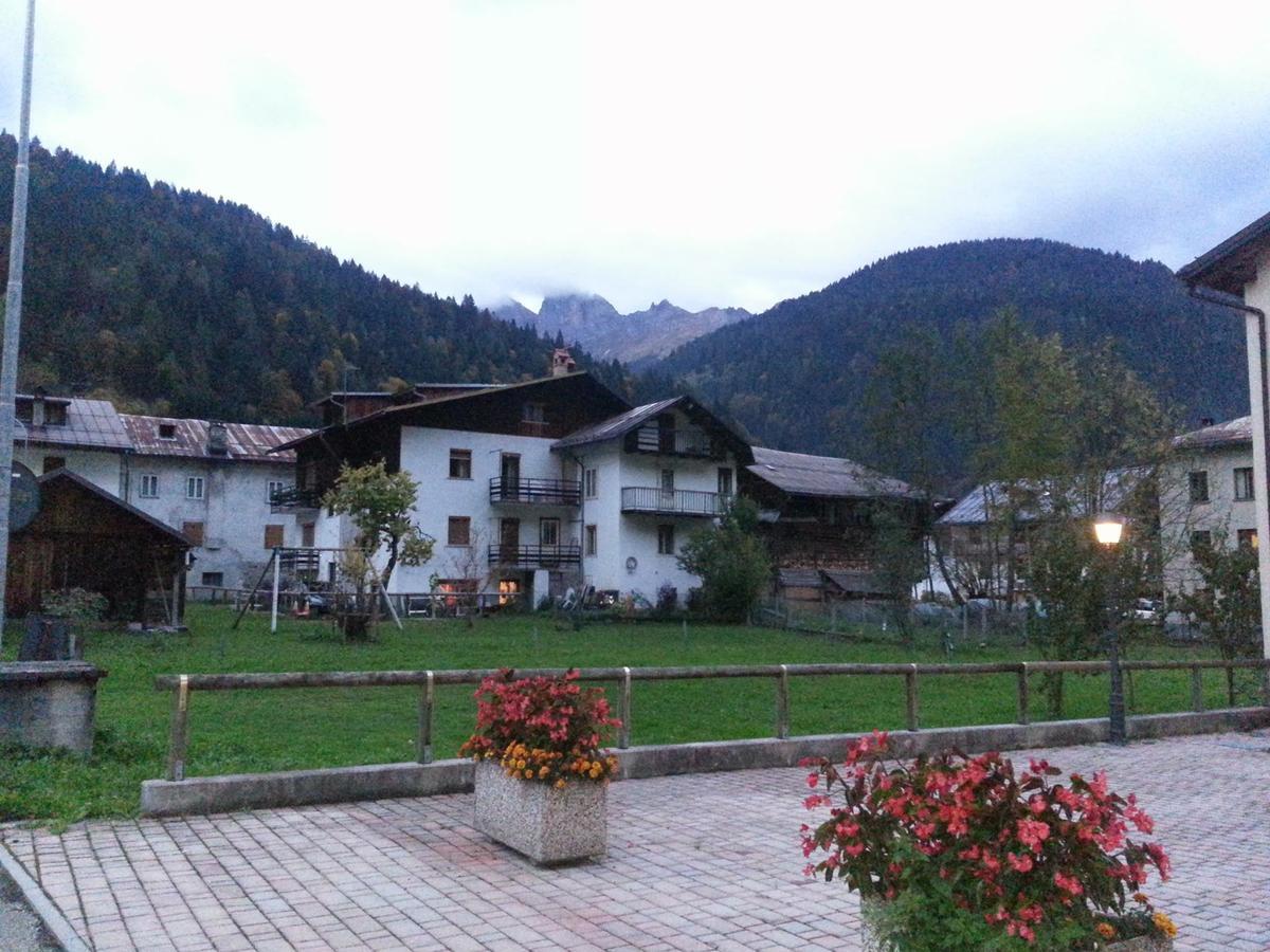Casa Alpina Sacro Cuore Canale dʼAgordo Exteriör bild